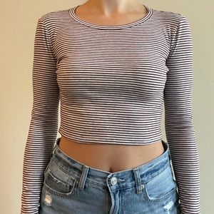 White and maroon striped sweater crop